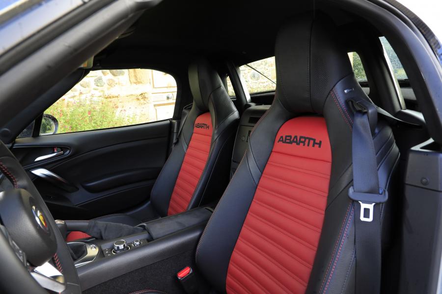 Интерьер Abarth 124 GT (348) 2018 года  (WW) (фото 36 из 62)